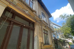 Enlarge sale Photo
