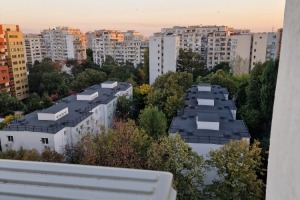 Zona Unirii Str Daniel Barcianu Garsoniera 19 mp et 10/10 pt Tineri